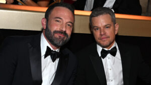 Ben Affleck para visitar Matt Damon no conjunto de 'Odyssey'