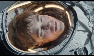 Mickey 17 chega às plataformas digitais para compra e aluguel